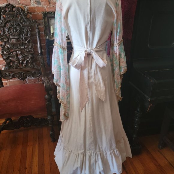 True Vintage Rare & Romantic Gown - Picture 4 of 8